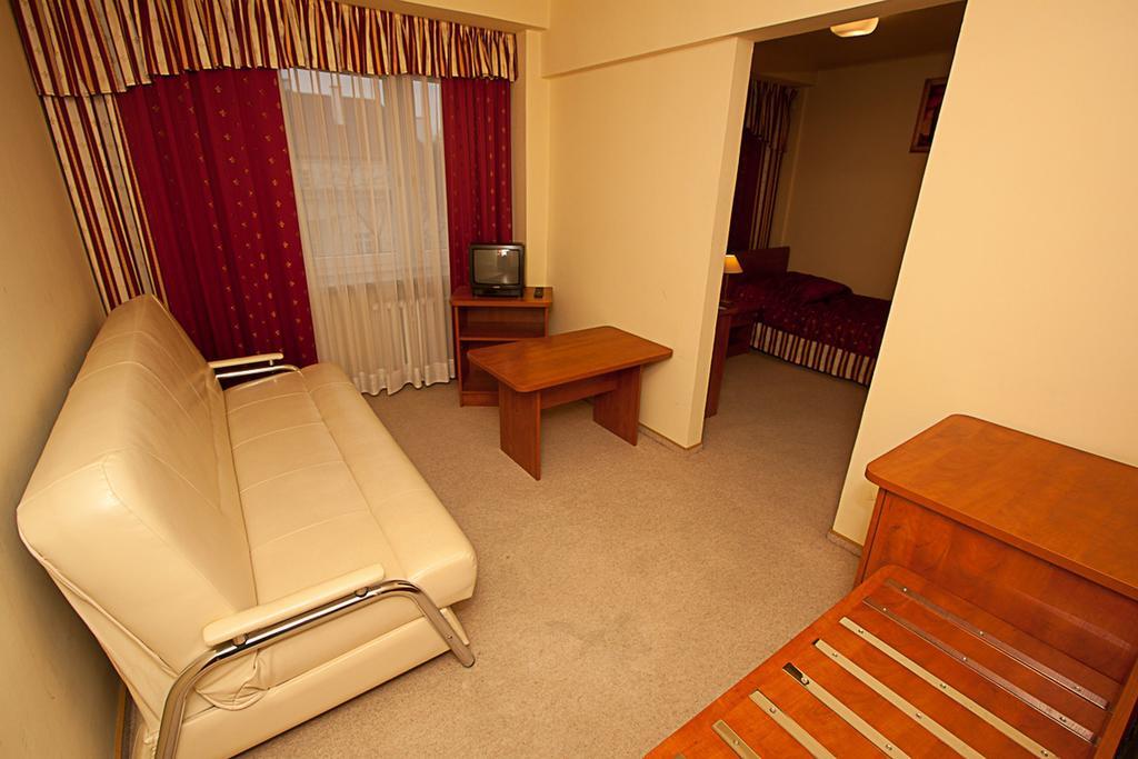 Hotel Accademia Ostrowiec Świętokrzyski Quarto foto
