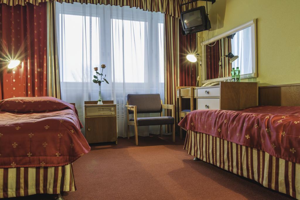 Hotel Accademia Ostrowiec Świętokrzyski Quarto foto